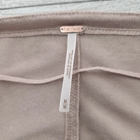 Free People Pleated Romantic V-Neck Top in size Medium - Picture 5 of 7